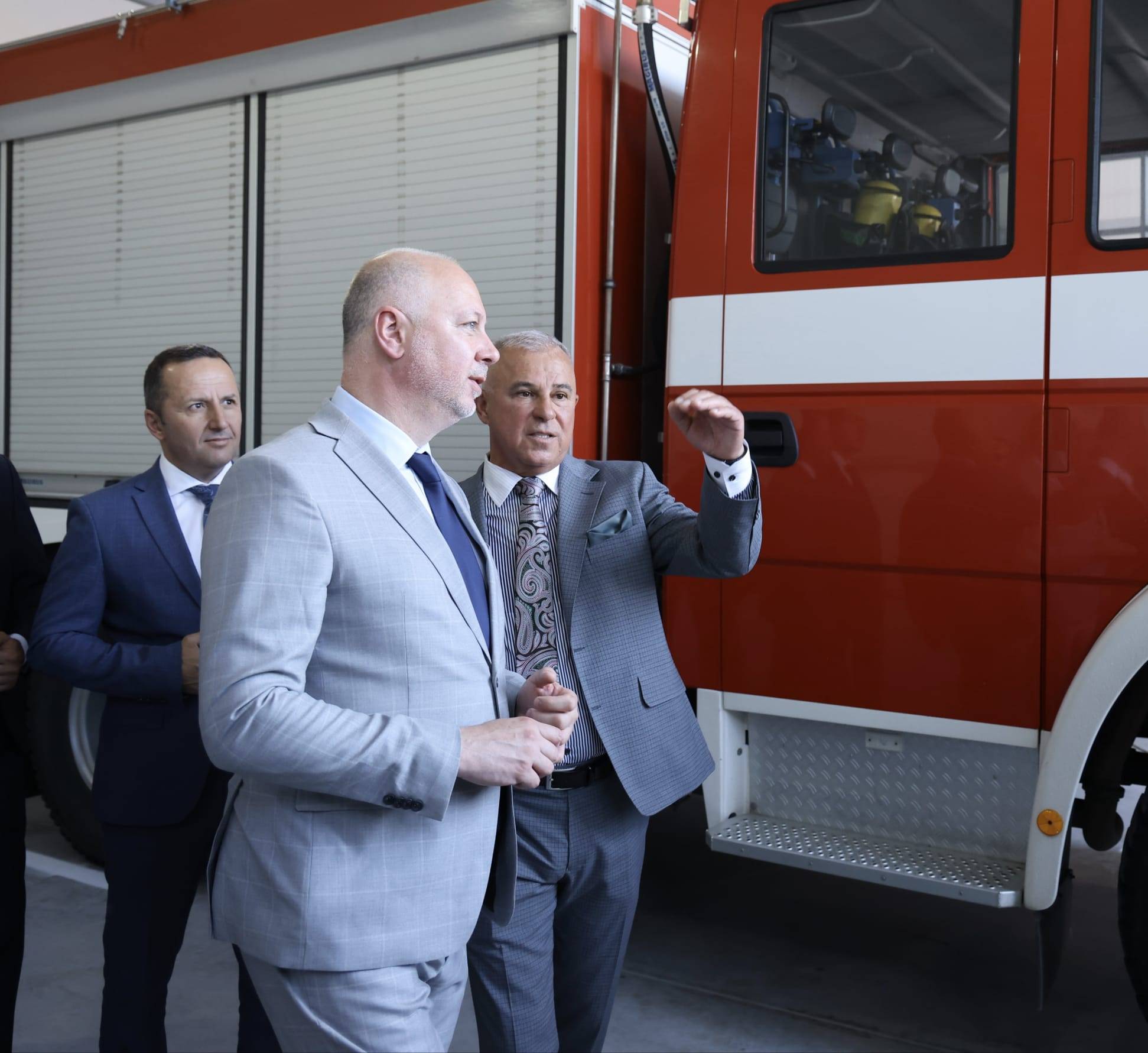  Росен Желязков и кметът на Симитли Апостол Апостолов 